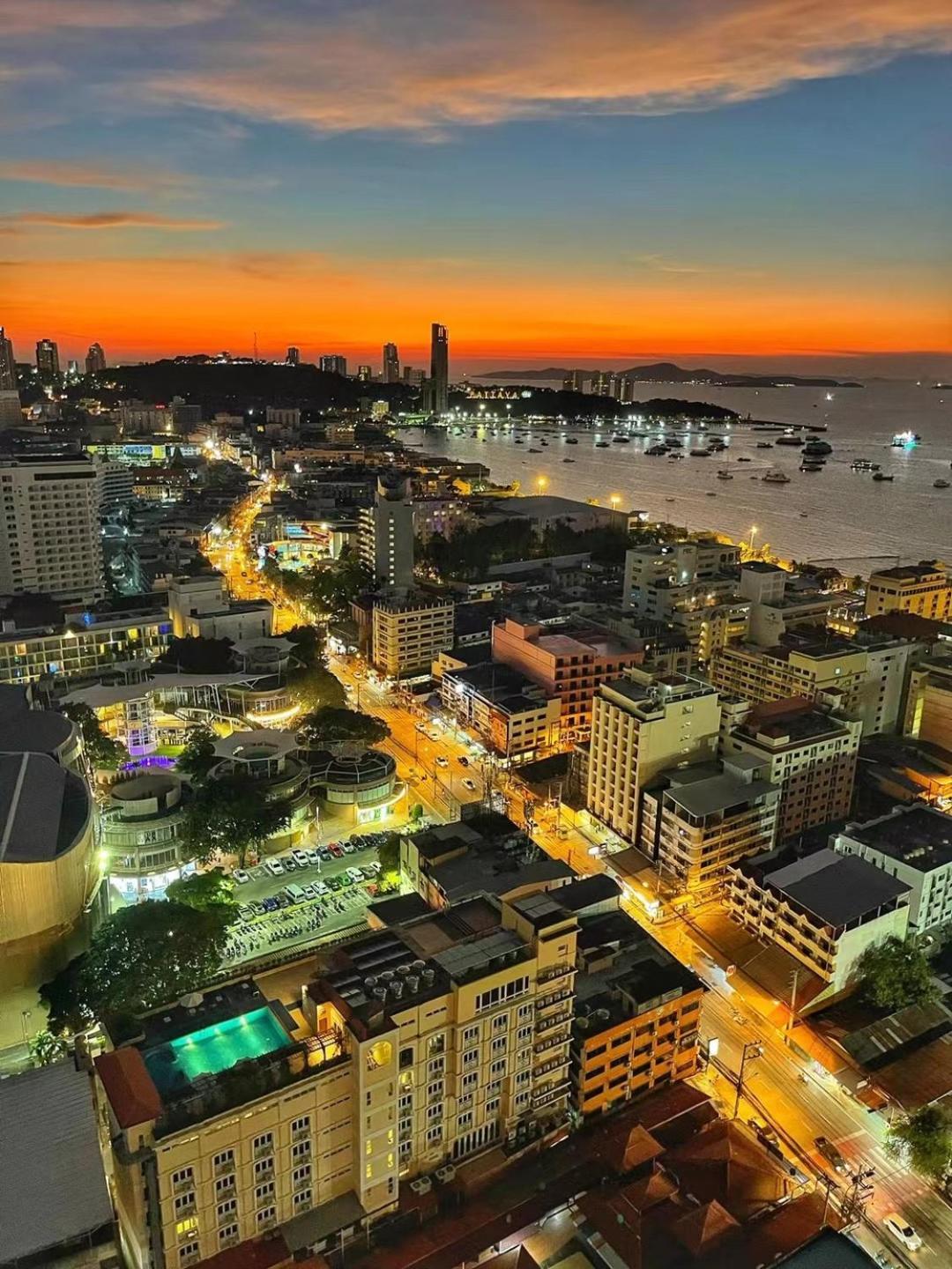 The Edge Central Pattaya Exterior foto
